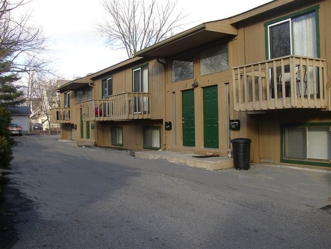 Building Photo - 1130 N Huron River Dr