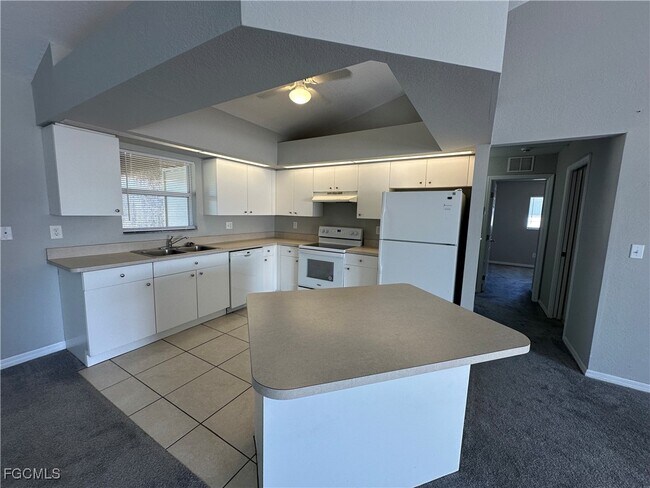 Foto del edificio - 1405 SW 10th St