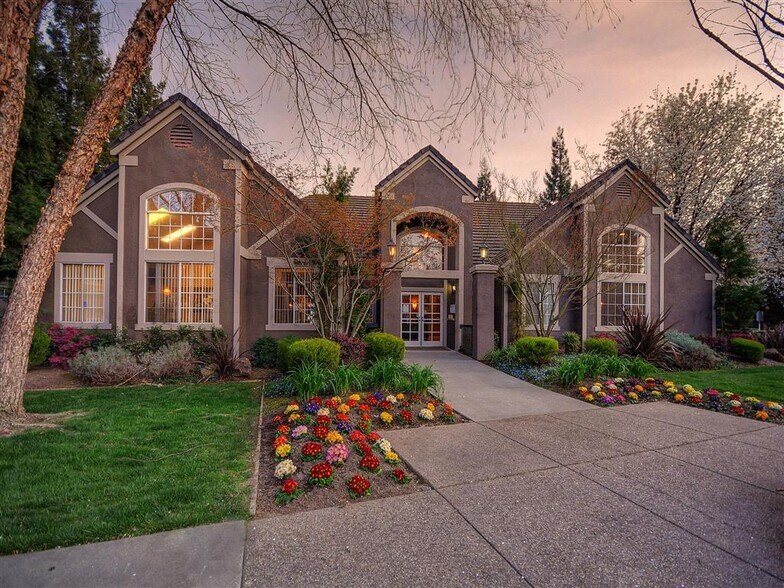 Larkspur Woods Apartment Homes