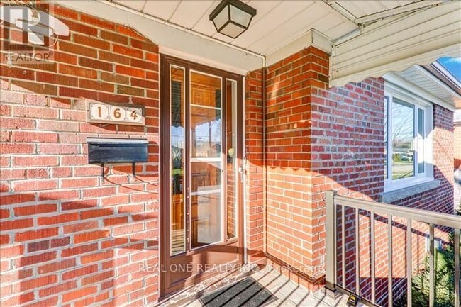 Building Photo - 164 Ellington Dr