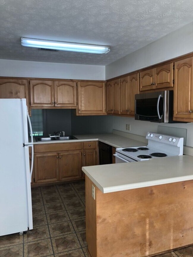 Foto del edificio - Available in April!