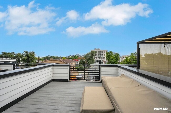 Modern 2-Bedroom Townhome with Rooftop Ret... - Modern 2-Bedroom Townhome with Rooftop Ret...