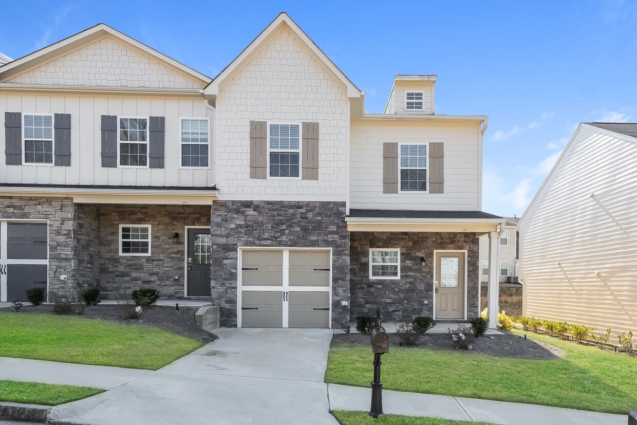 Primary Photo - 207 Riley Cir