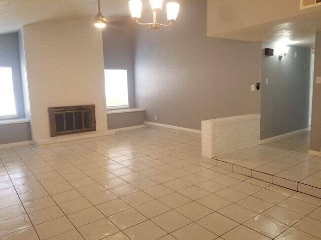 Foto del edificio - 8806 Trailridge Forest Dr