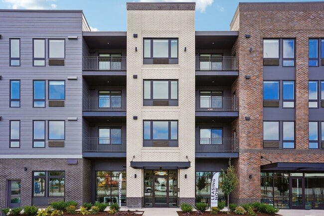 Building Photo - Hogum Bay Apartments