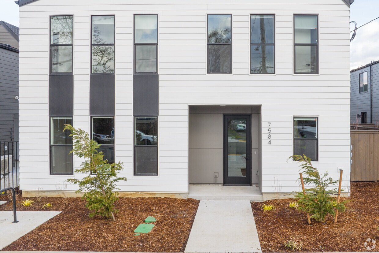 Foto principal - Emerald Townhomes