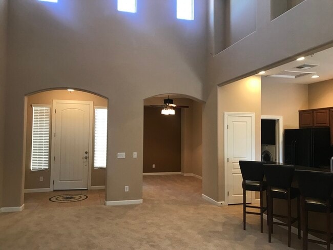 Building Photo - Gated Community Townhouse In Verrado!