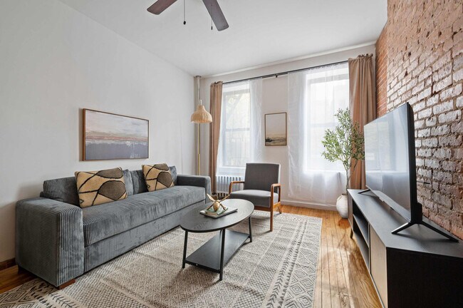 Building Photo - 829 9th Ave