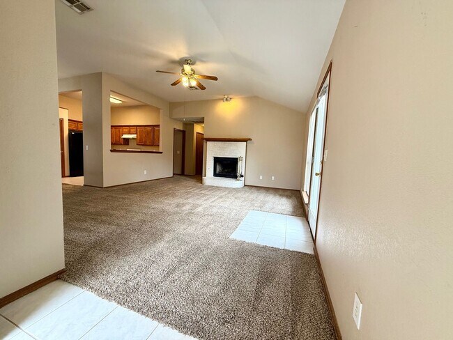 Foto del edificio - Half duplex in a fantastic location!