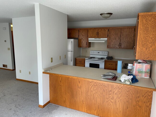 Kitchen and Dinette - 1168 Limestone Dr S