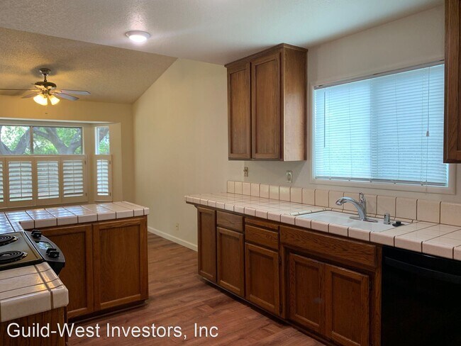Foto del edificio - 3 br, 2 bath House - 8011 Garryanna Drive