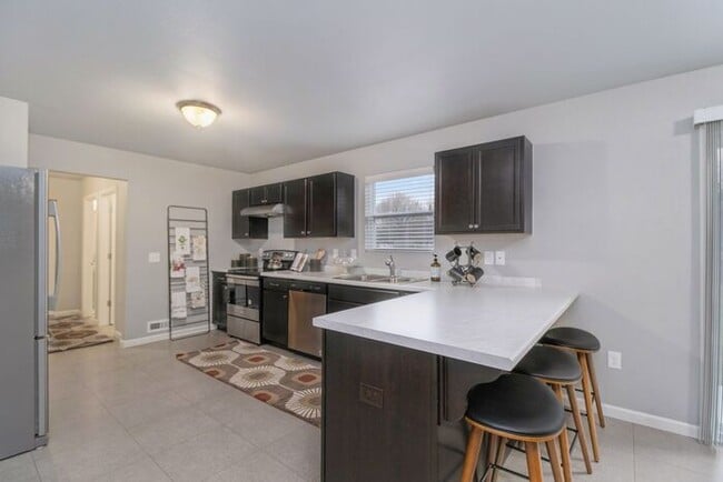 Building Photo - 327 Catera Ct