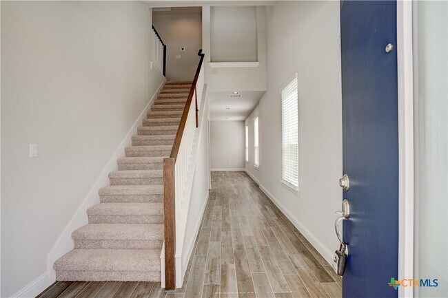 Foto del edificio - 130 Hidden Branch Cv