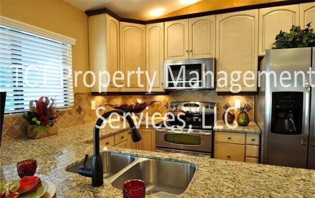 Foto del edificio - Beautiful 3 Bedroom Home In Scottsdale!