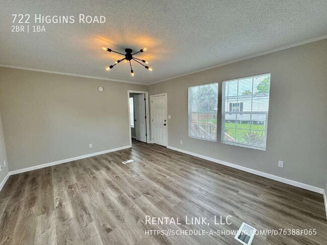 Building Photo - 722 Higgins Rd