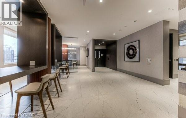 Photo du bâtiment - 55 Duke St W