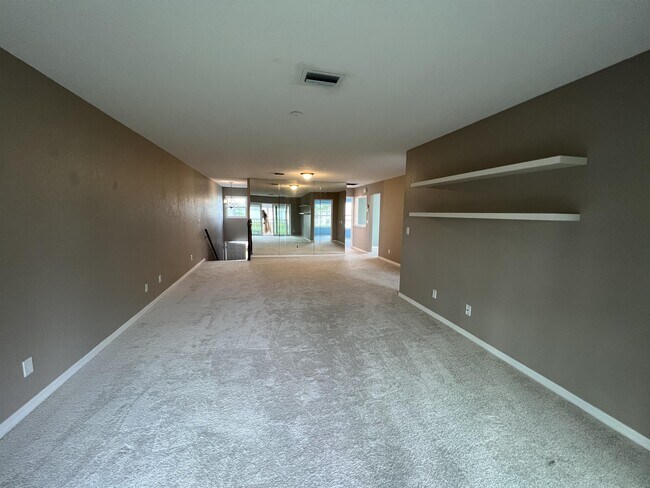 Foto del edificio - 1494 Trafalgar Ln