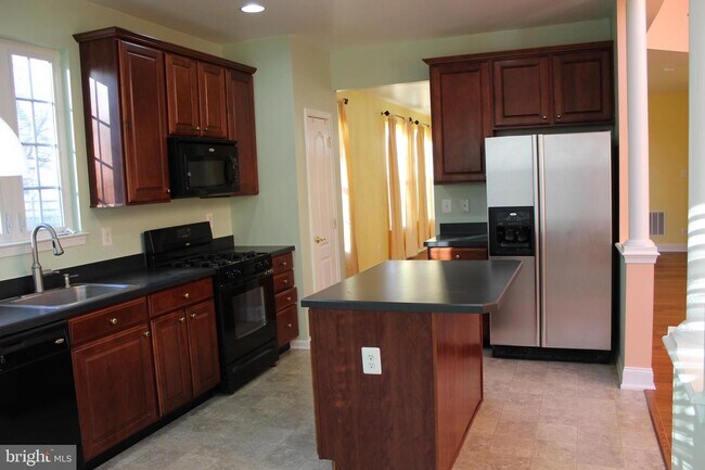 Building Photo - 224 Starboard Way