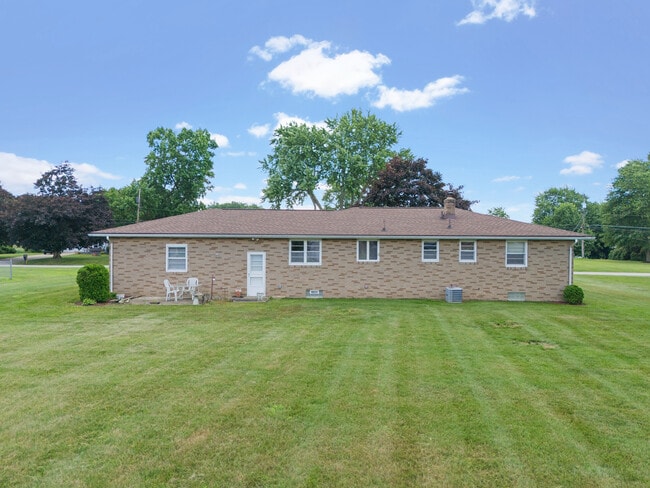 Building Photo - 4798 Bali Dr