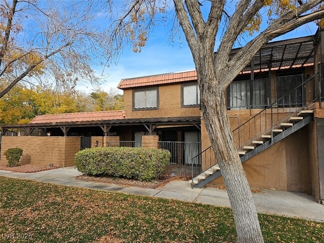 Building Photo - 260 Shadybrook Ln