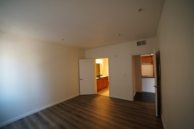 Foto del edificio - 360 W Avenue 26