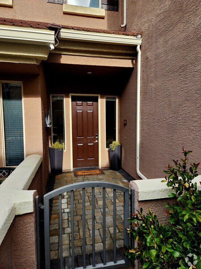 Waterford Apartments under 1,000 Reno, NV 2 Rentals