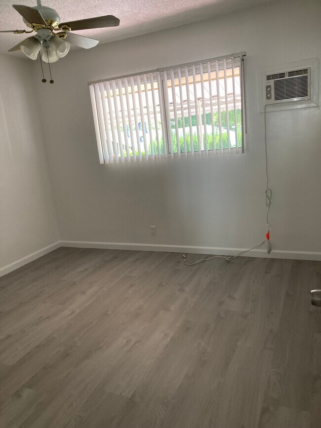 Bedroom - 1727 E Villa St