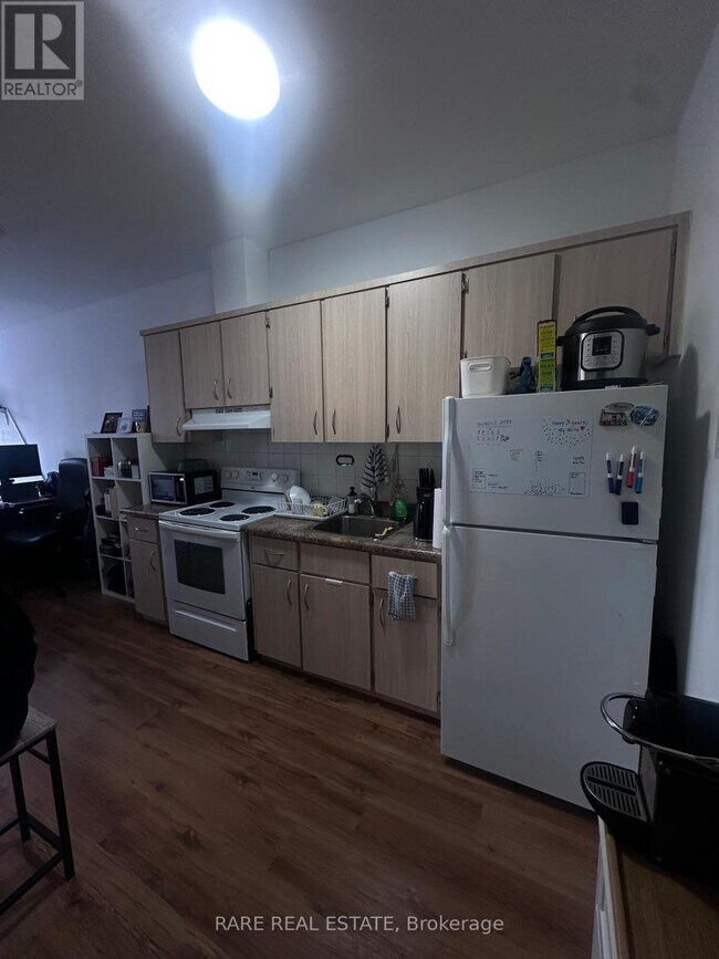 Building Photo - 198 Augusta Ave