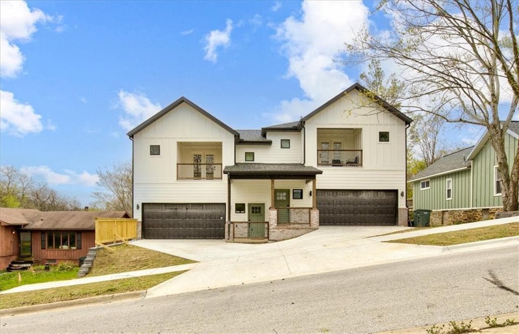 215 E Center St, Fayetteville, AR 72701 Townhome Rentals in Fayetteville AR