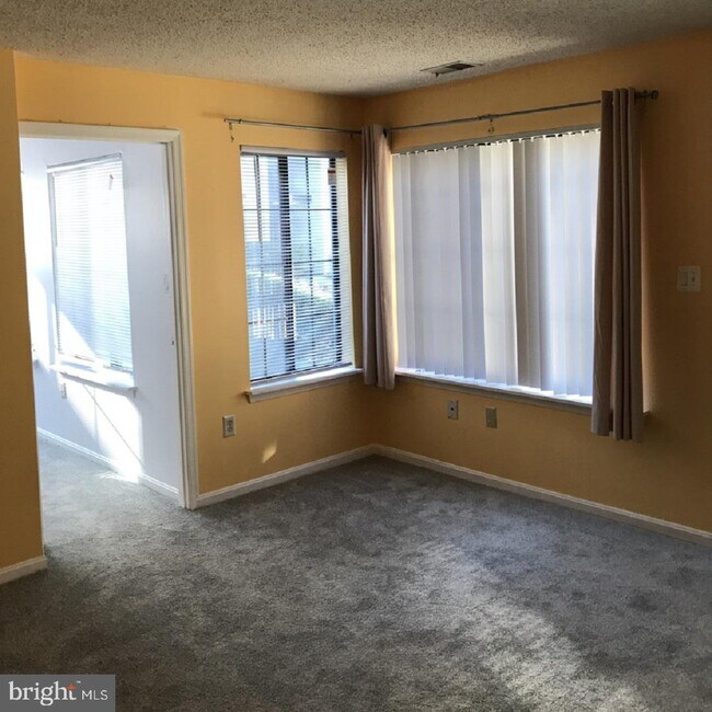 Foto del edificio - 1611 Carriage House Terrace