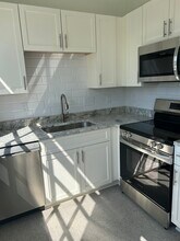 Building Photo - 500 Pico Terrace