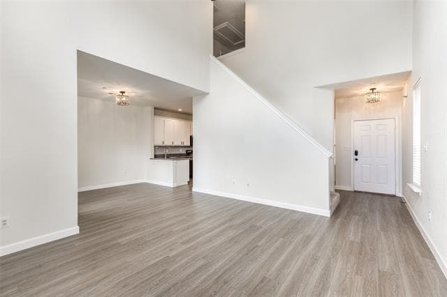 Building Photo - 913 Englewood Ln