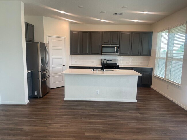 Foto del edificio - 4931 Gazelle Leap Ln