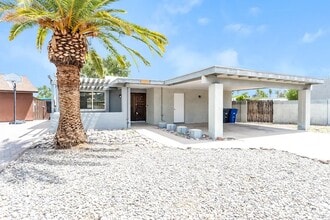 Building Photo - 4908 S Park Dr