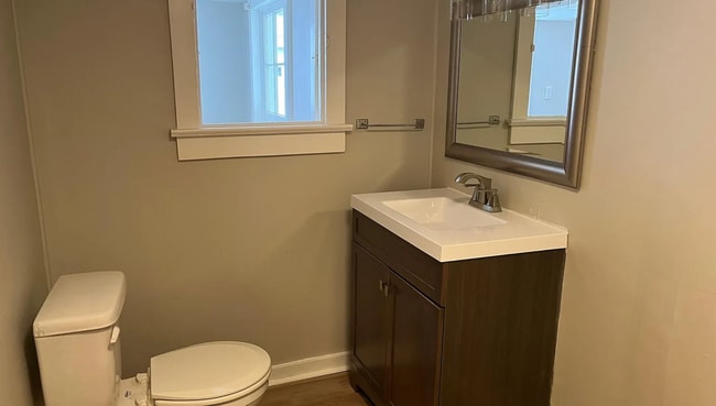 Building Photo - Newly Renovated 3-Bedroom, 1-Bath Home wit...