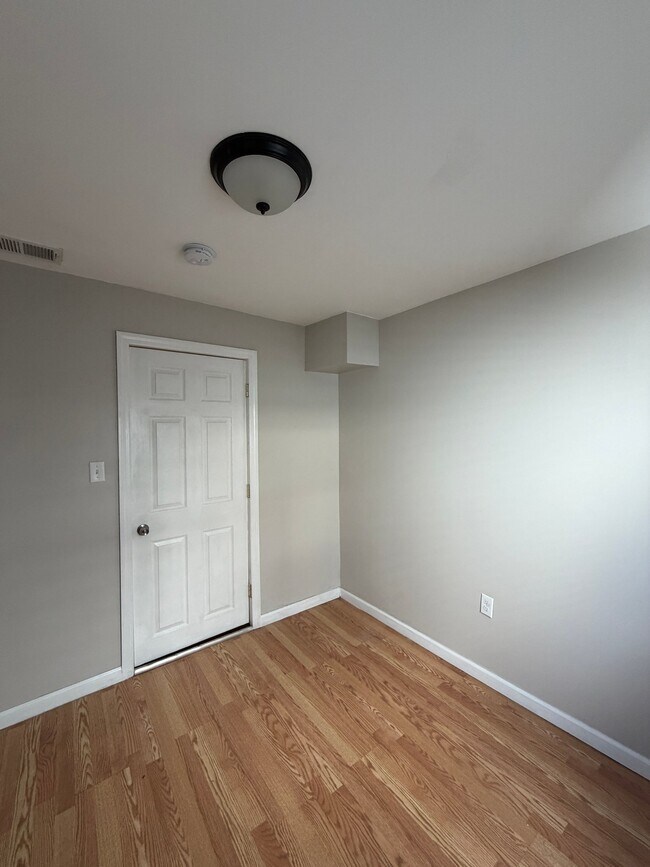 Foto del edificio - 49 Haledon Ave