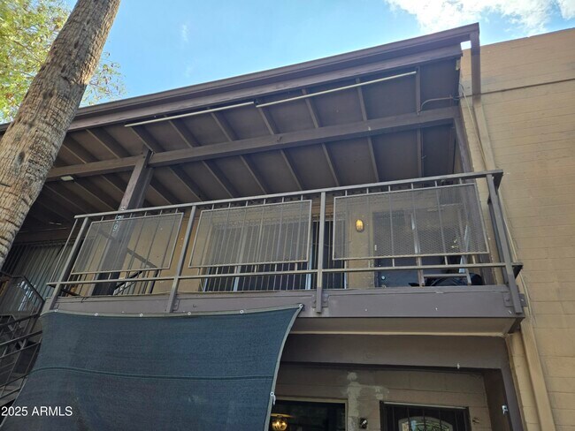 Foto del edificio - 2415 W Hazelwood St
