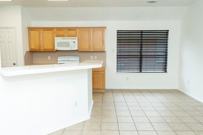 Building Photo - 12914 Pinehall Ln