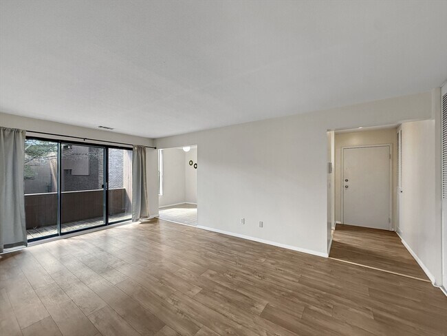 Foto del edificio - 32 Shrewsbury Green Dr