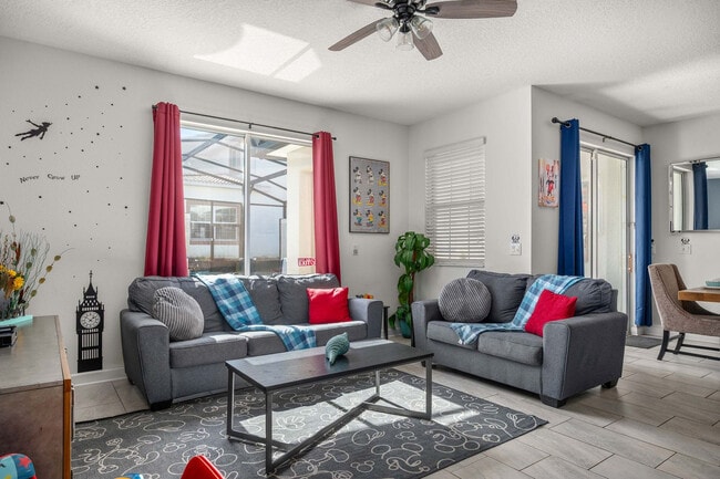 Building Photo - 8988 Stinger Dr