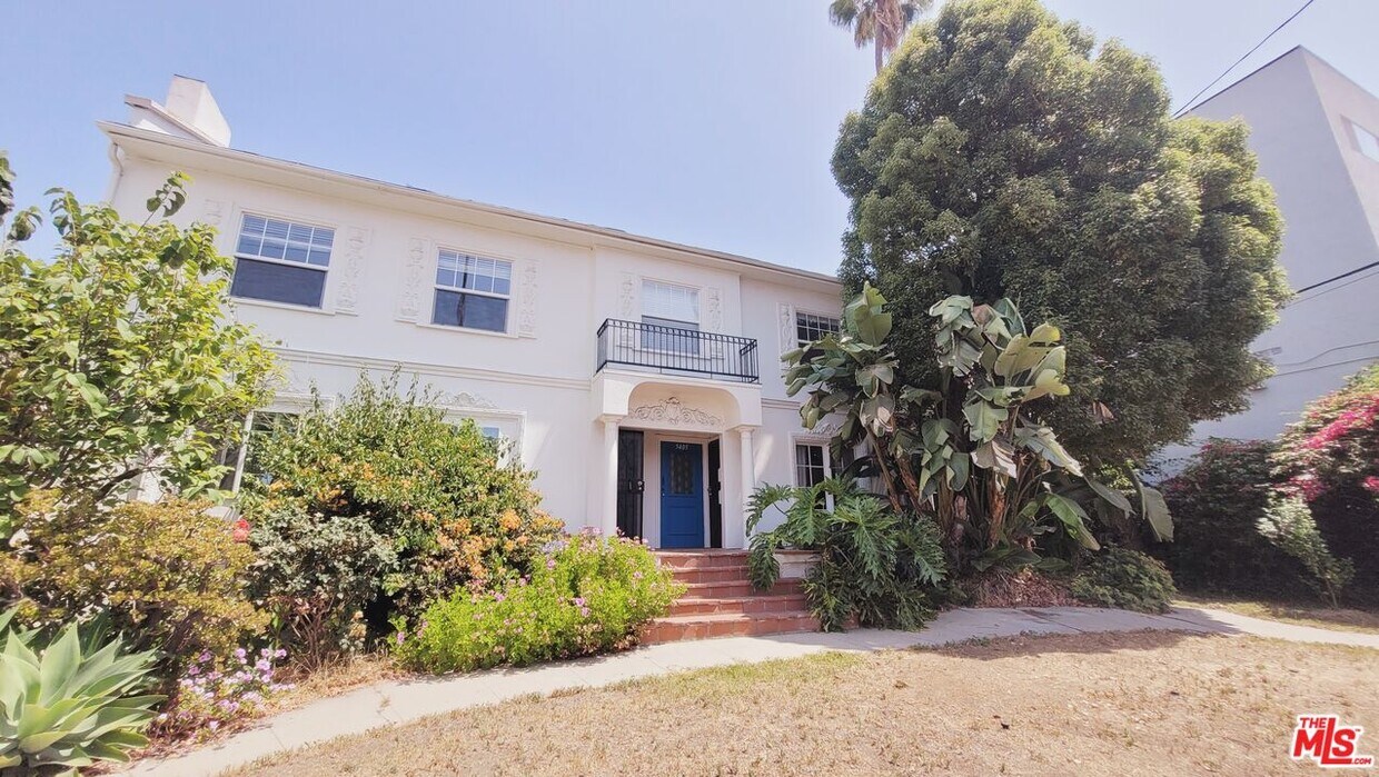 Foto principal - 5409 Russell Ave