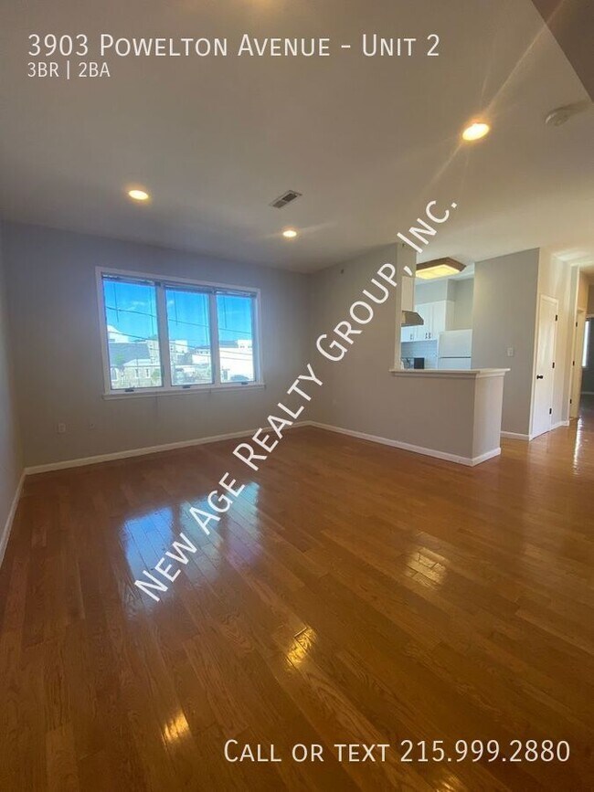 Building Photo - Modern 3 Bed/2 Bath with Large Outdoor Spa...