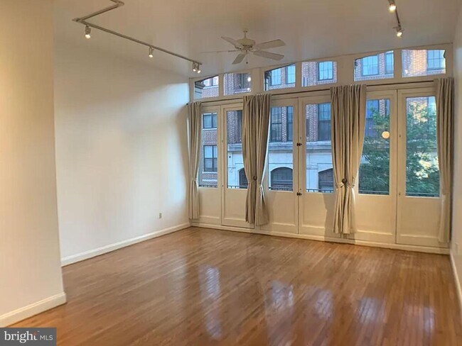 Foto del edificio - 261 N 3rd St