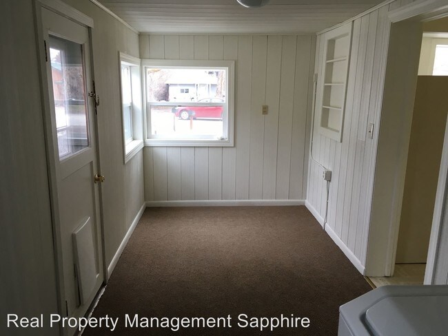 Building Photo - 2 br, 1 bath House - 323 S 7th - 323 S 7th