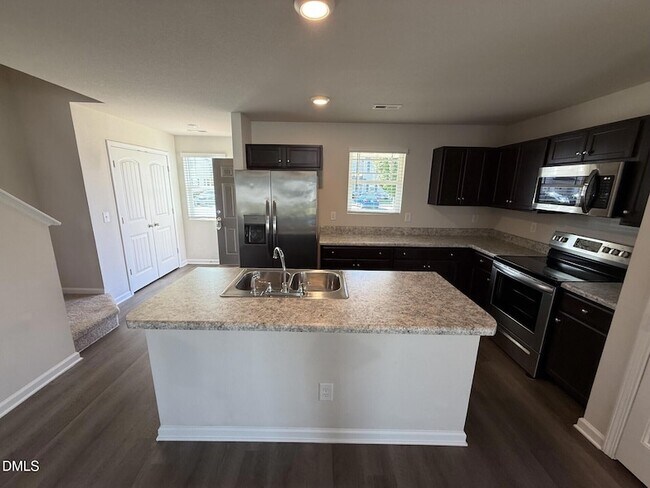 Foto del edificio - 1066 Peony Ln