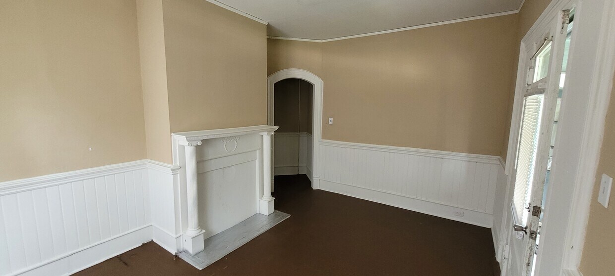 Building Photo - 607 Summit Ave
