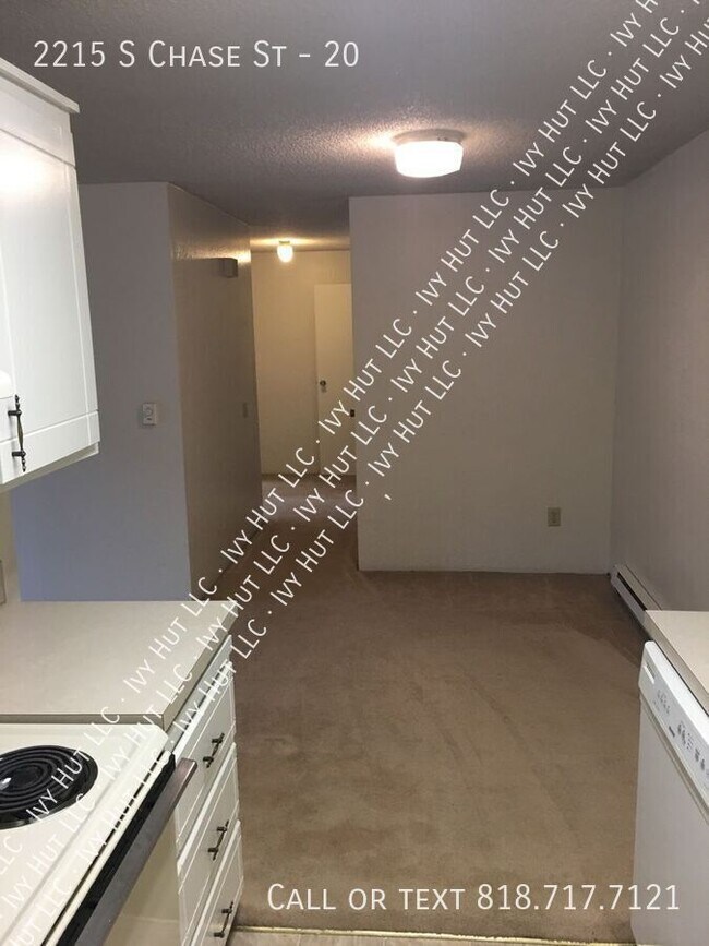 Foto del edificio - 2215 S Chase St