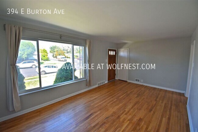 Building Photo - Newly Updated 3 Bed Salt Lake Home! No Dep...