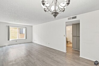 Building Photo - 3600 Bagley Ave