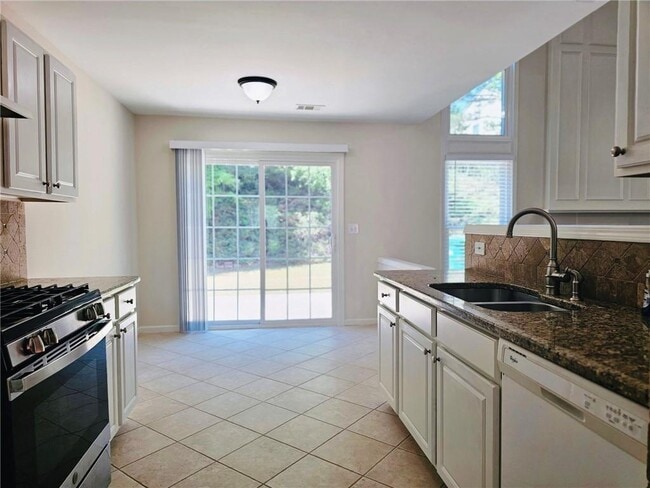 Building Photo - 3229 Davenport Park Ln